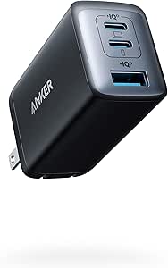 モバイルバッテリーを充電できるUSB充電器を紹介しています。本製品は2ポートのUSB-Aと1つのUS